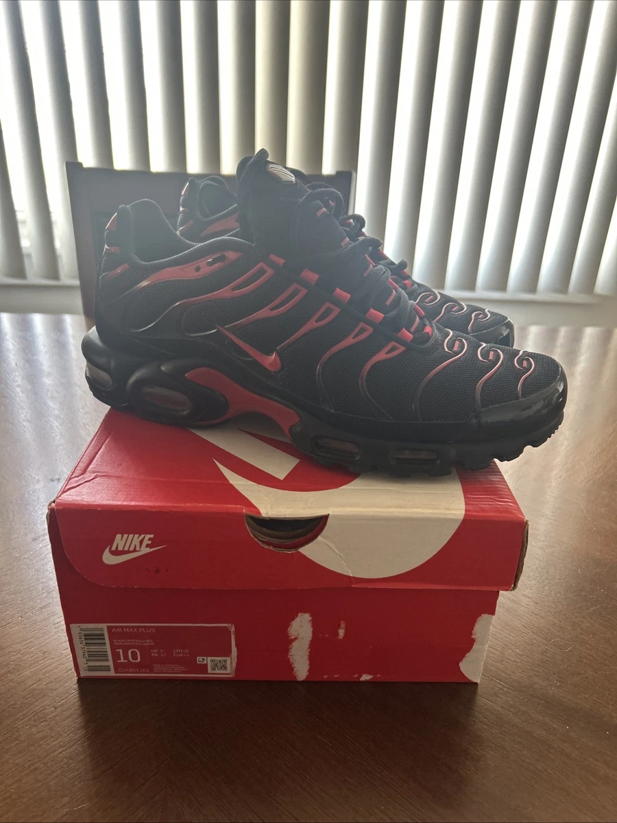 Preços baixos em Nike Air Max Plus TN Black Metallic Gold | eBay