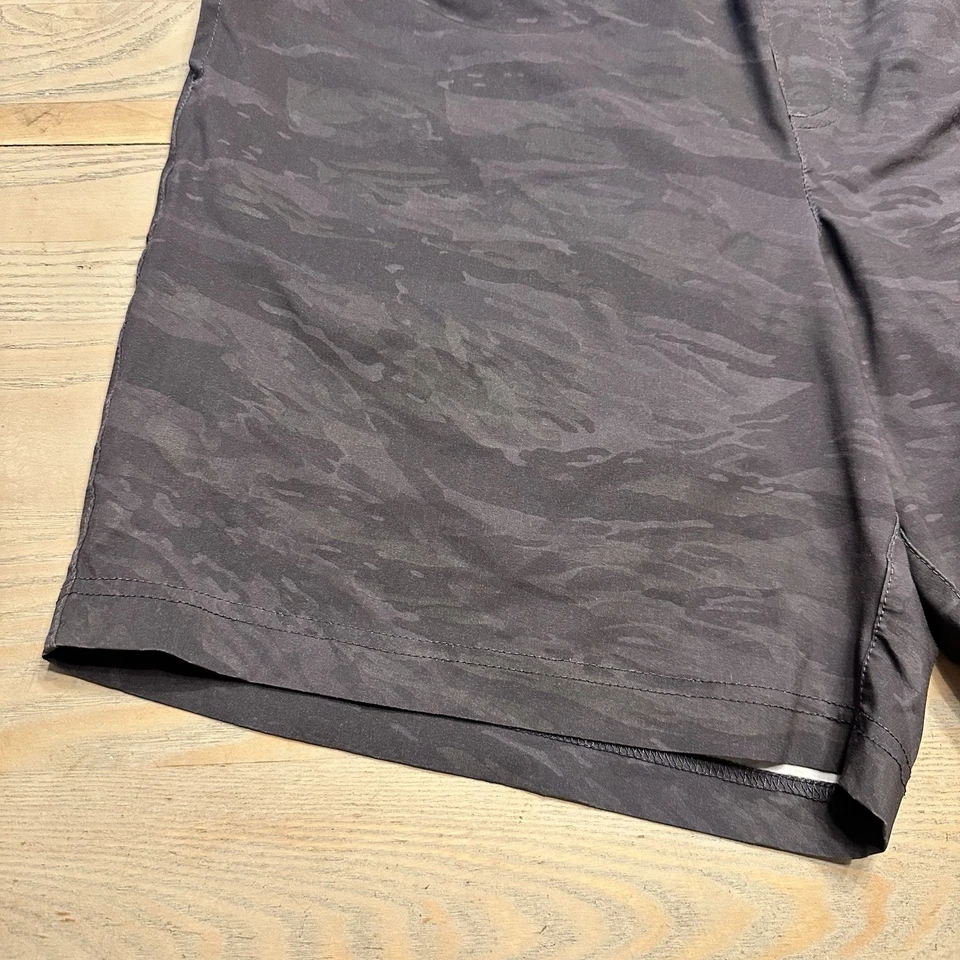 Chubbies Everywhere Performance Shorts Men's L w/ 7” Inseam Gray Camo Lined - Image 3 of 4