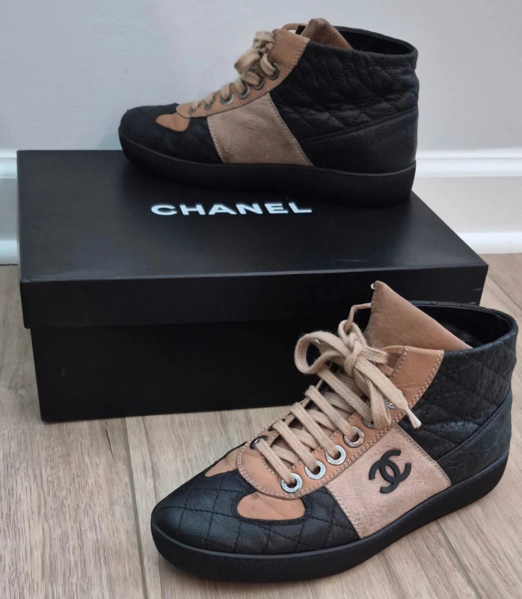 CHANEL ブラック エナメル ヒール EU 38.5 Women's Chanel Black Heels