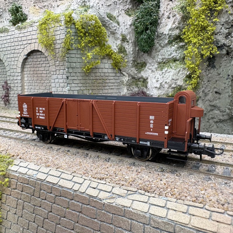 Wagon tombereau ROCO type E miniature HO idéal pour décor de gare de triage industrielle
