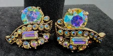 Vintage Hollycraft Pink Purple AB Glass Rhinestone Climber Clip on Earrings 1955