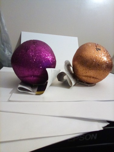 2 NEW LIGHT UP GLITTER SKULLS PURPLE & GOLD FREE SHIPPING - Picture 3 of 3