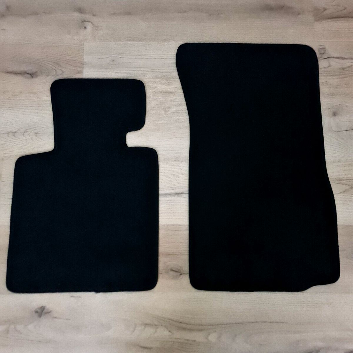 Carpeti Velour Waterproof Floor Mat Set For BMW Z4 E89 (2009-2016) – Black Carpet Rugs With Embroidered Logo