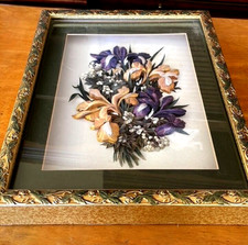 Cuadro decoupage 3D dorado en relieve púrpura iris floral arte vintage