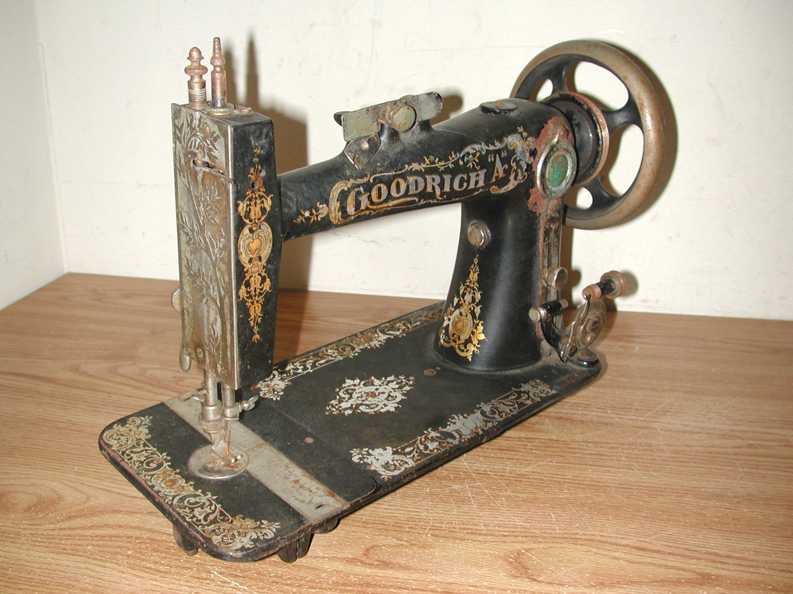 ANTIQUE VINTAGE GOODRICH A ROTARY TREADLE SEWING MACHINE HEAD, AS IS eBay