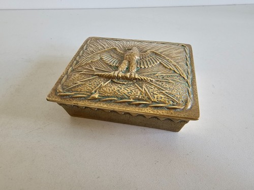 Boite en bronze décor aigle