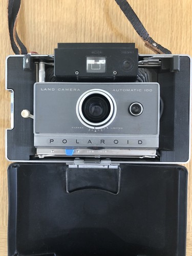 Polaroid Automatic 100 land camera