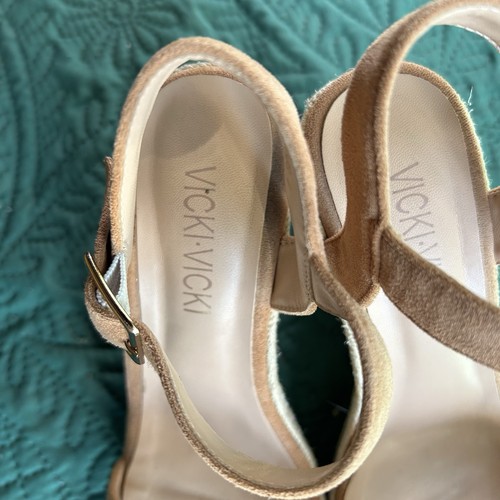 Vicki Vicki Wedges Size 7