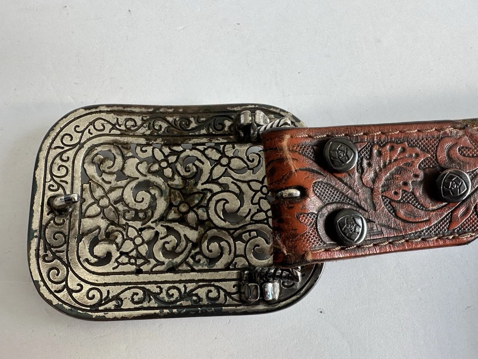 Cinto de couro marrom feminino ARIAT prata strass fivela filagrea tamanho M LEIA - Imagem 2 de 4