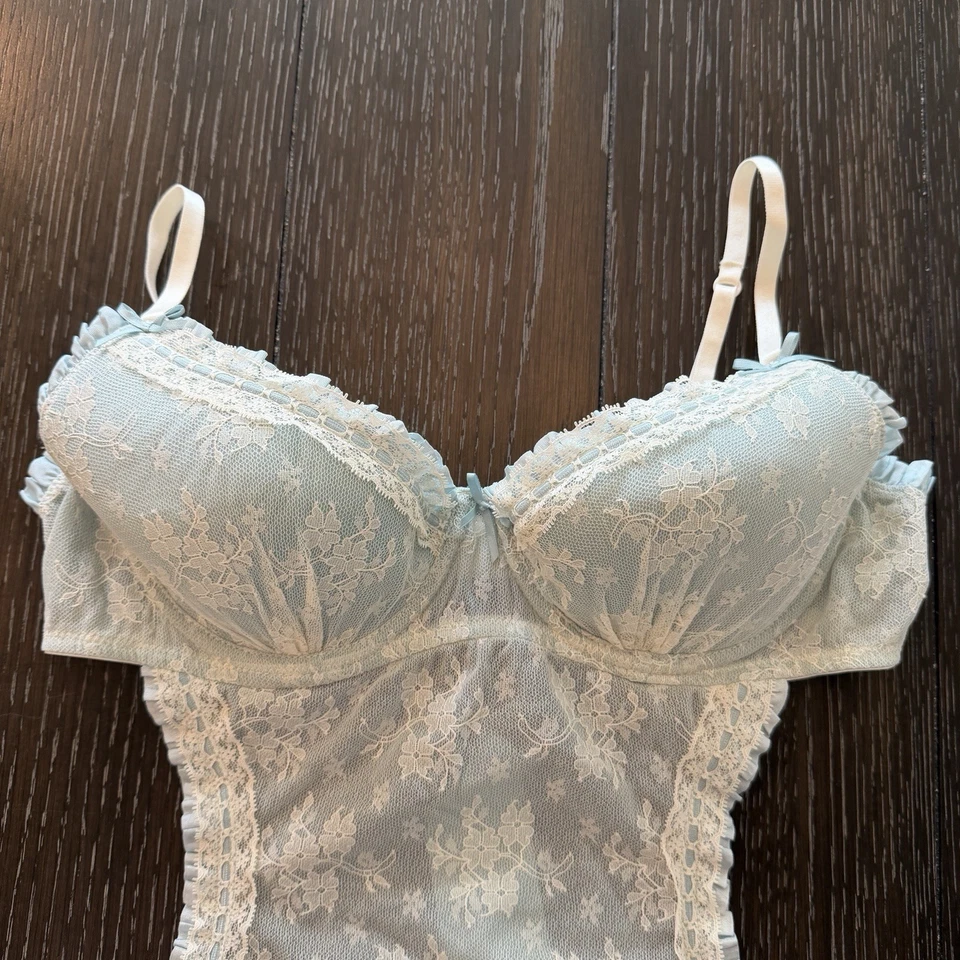 维多利亚的秘密性感小东西法国女仆围裙内衣 36C 浅蓝色 — 第 2/4 张图片