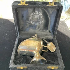 Vintage INTERNATIONAL SILVER CO. Silver Plated Salt Cellar/ Salt Pig with Spoon