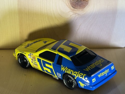 Wrangler Dale Earnhardt NASCAR Diecast Bank Car Model #15 - Picture 3 of 8