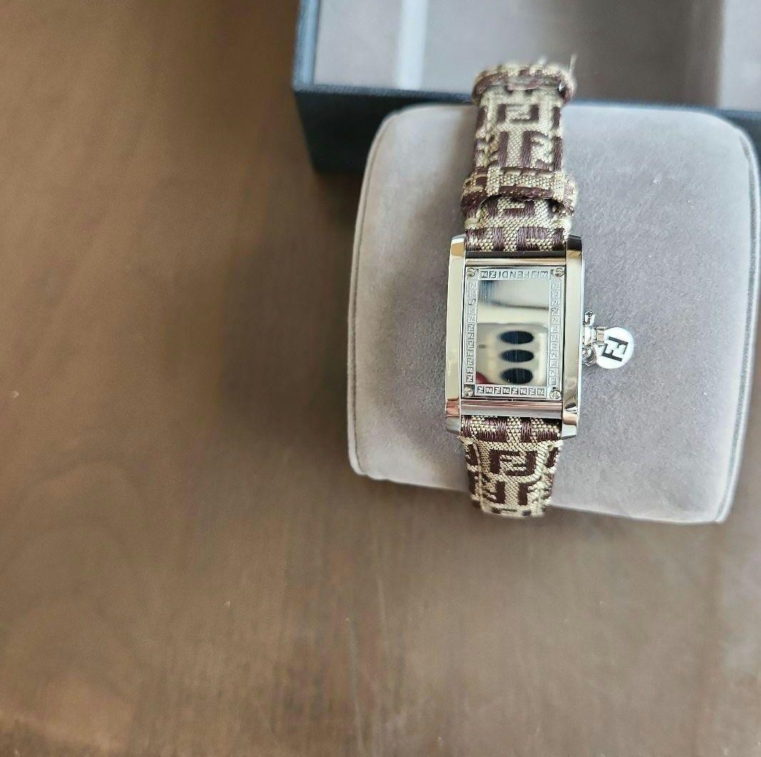 Fendi Heart & Logo Charm Watch Quartz 15.5cm Used/Excellent Condition thumbnail 7