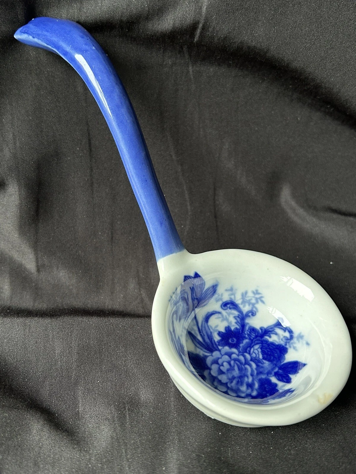 Antique Sauce Ladle Transferware Underglaze blue Leaf Moulded Scroll Handle