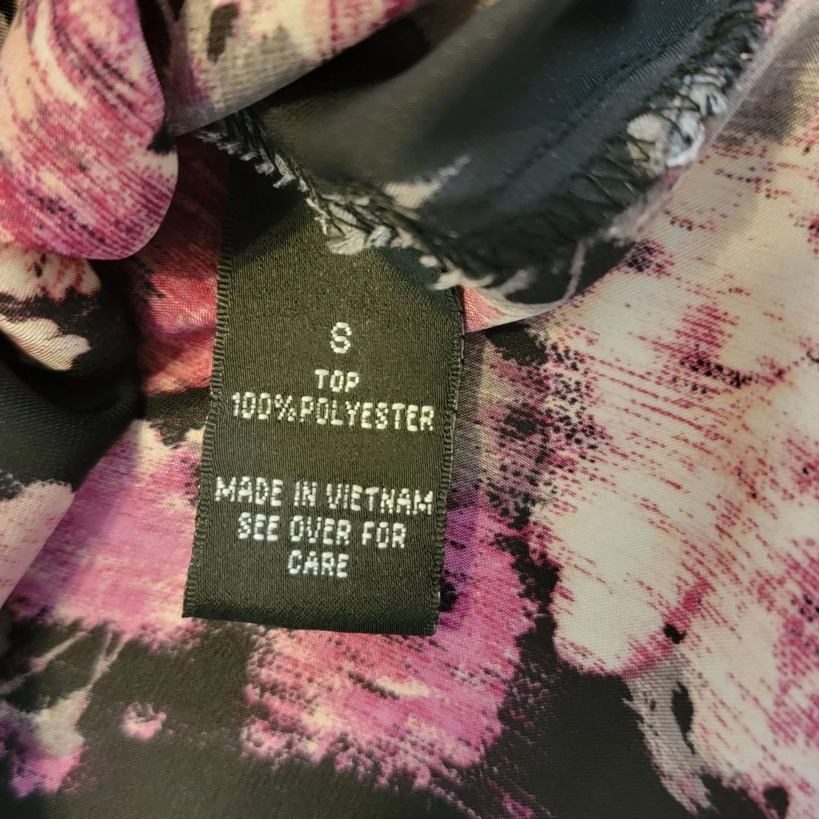 Top ALYX donna SML finto avvolgente nero con motivo floreale rosa e rosso manica spaccata us intime ottimeioni