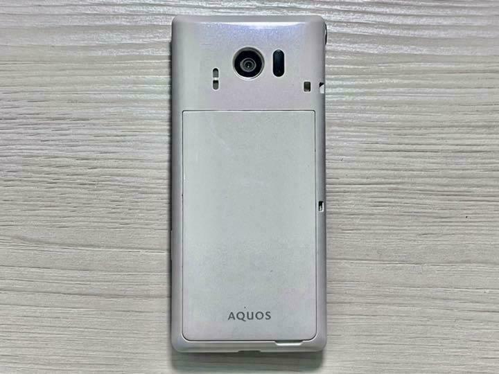 Téléphone Sharp SH-06G AQUOS - Clapet Android - Débloqué - Blanc - Occasion