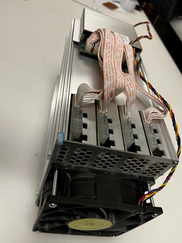 Bitmain Antminer L3+ 504mh/s 660w Sin fuente de alimentación, LTC DOGE y más Foto 4 de 4