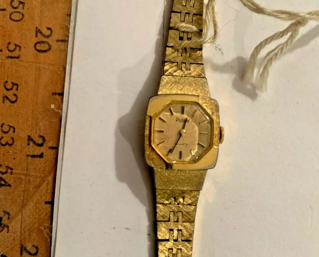Ladie s Pulsar Quartz Watch Base Metal Bezel Stainless Steel Back