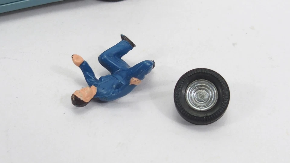 Corgi - Toys - 273 Rolls-Royce Silver Shadow - Reifenwechsel mit Figur - OVP - Bild 2 von 4