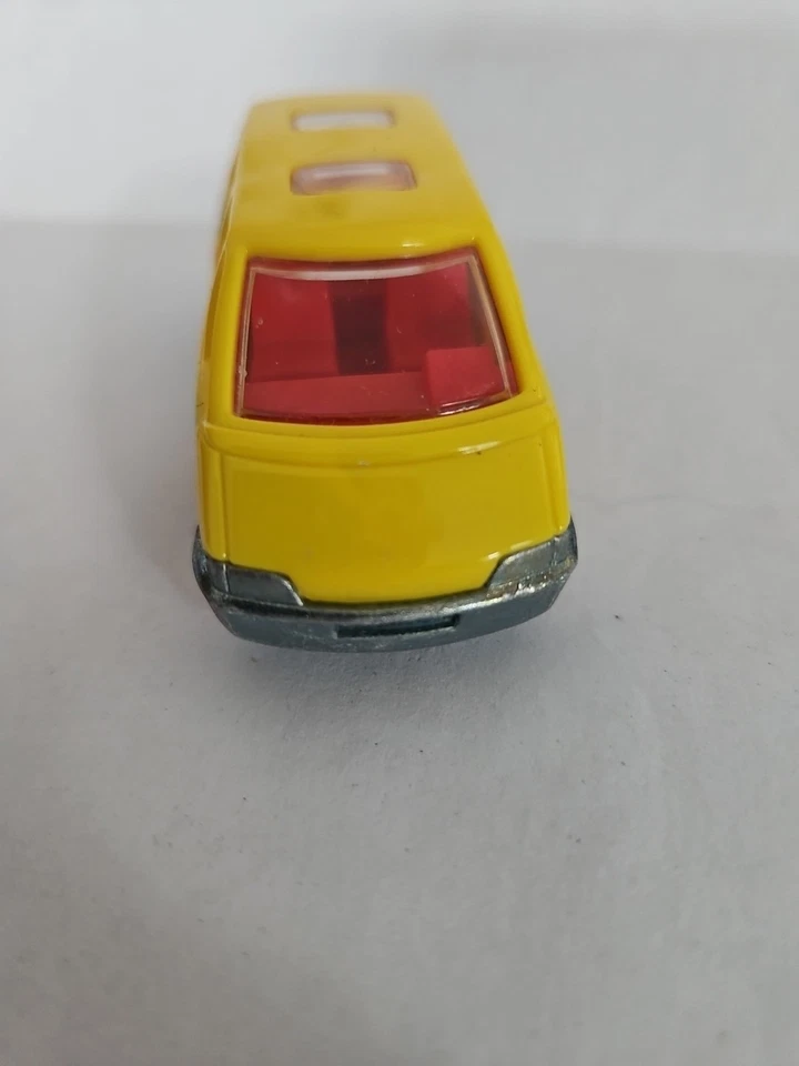 Vintage Majorette Series 200 Renault Espace Racing Team Van No. 110 - Image 2 of 4