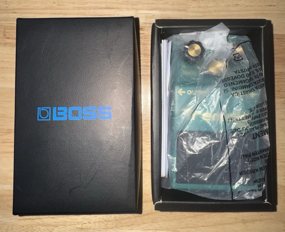 Boss TR-2 Tremolo Guitar Effect Pedal Moderately Played, Includes Box - Image 2 of 3