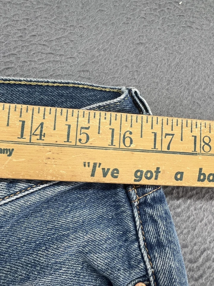 Pantalones de mezclilla Levis 501 para hombre 34x30 azul botón mosca pierna recta lavado claro lengüeta roja Foto 4 de 4