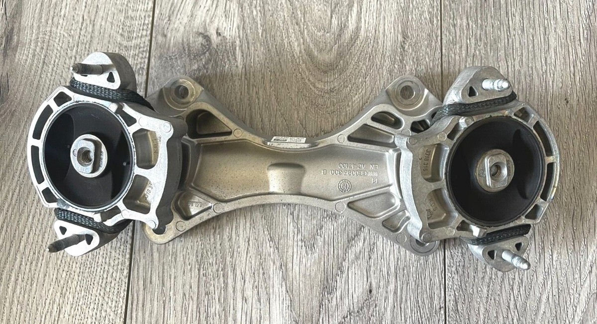 パーツ Mercy 2019 2020 MERCEDES AMG CLS53 E53 GT53 TRANSMISSION MOUNT
