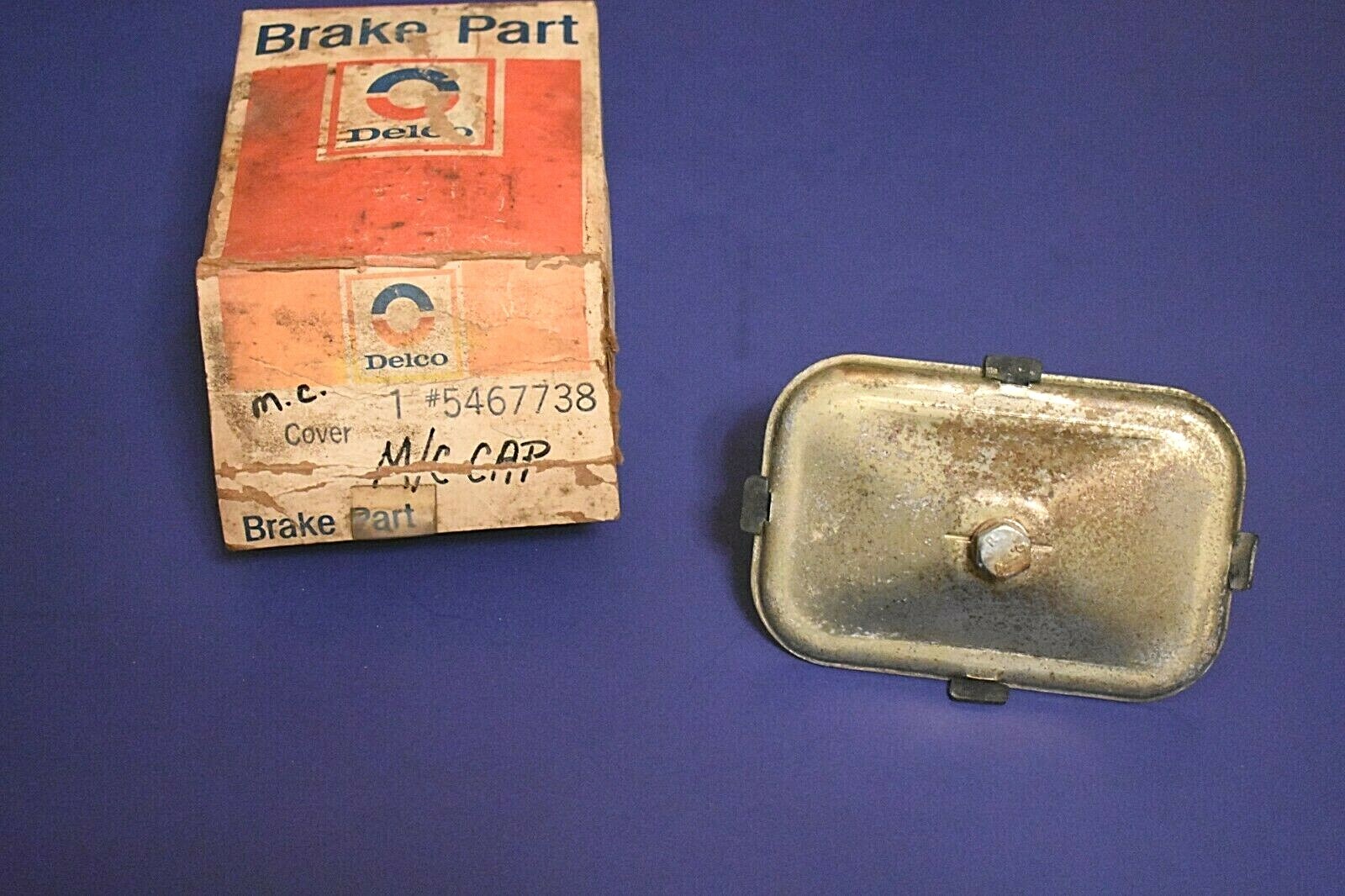GM Master Cylinder Clutch Reservoir Filler Cap 5467738 1960-1974 