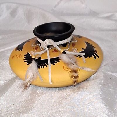 A Native American Style Pottery Seed Pot Southwestern Home Design Earthy Bold 