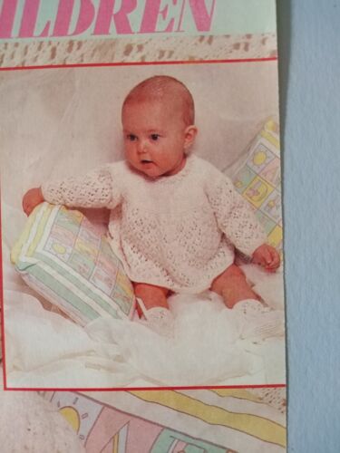BABY LOVE - 9-piece layette - 4ply - Magazine Pull Out - Picture 3 of 4