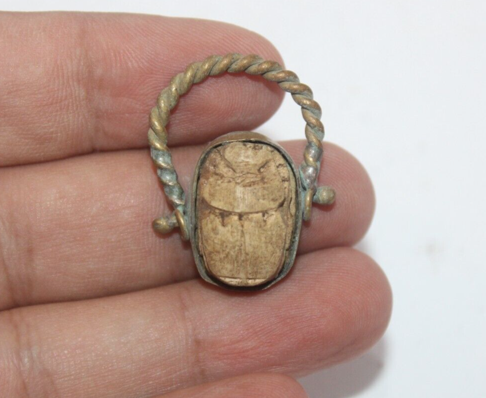 Anello scarabeo antico egizio faraonico storia dell'Egitto (AD)