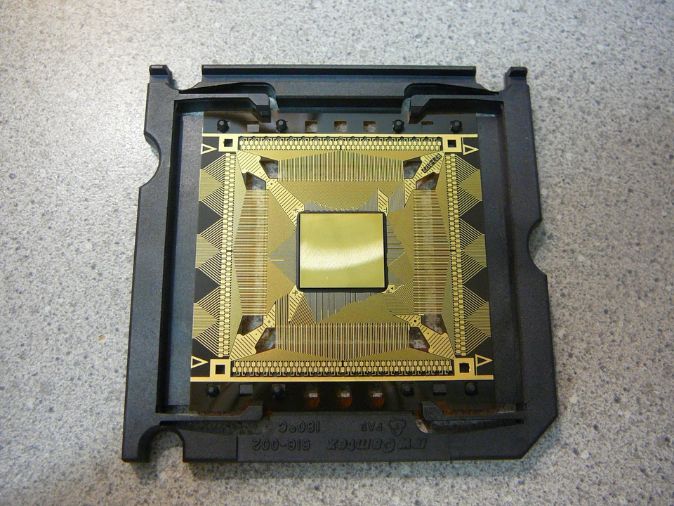 Intel Mobile Pentium 100 MHz CPU / Microprocessor TT80502100 **NEW** Qty.1 - Image 2 of 2