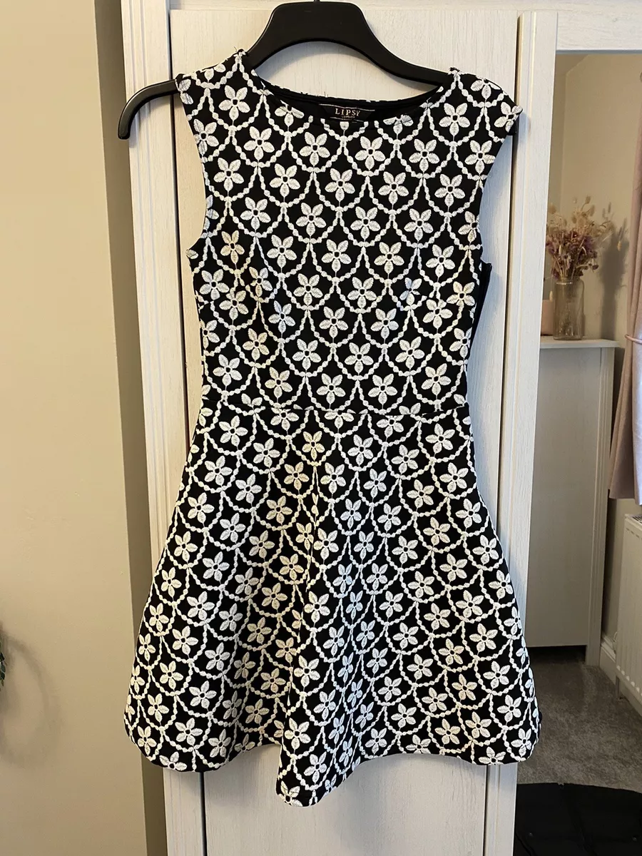 Beautiful Lipsy Black White Floral Sleeveless Flare Dress UK Size