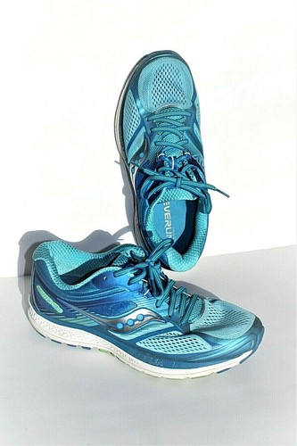 turquoise saucony