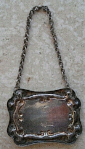 "Etiqueta decantadora vintage de 1960 chapada en plata ""Jerez"" Inglaterra 2"" x 1/2" - Imagen 2 de 3