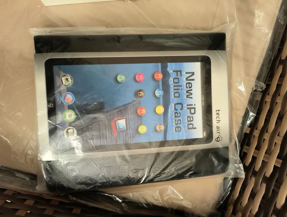 iPad 2 16GB Factory Sealed Genuine Original - Image 4 of 4