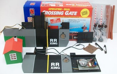 Life Like 1964 G Dual Operating Crossing Gate LN/Box