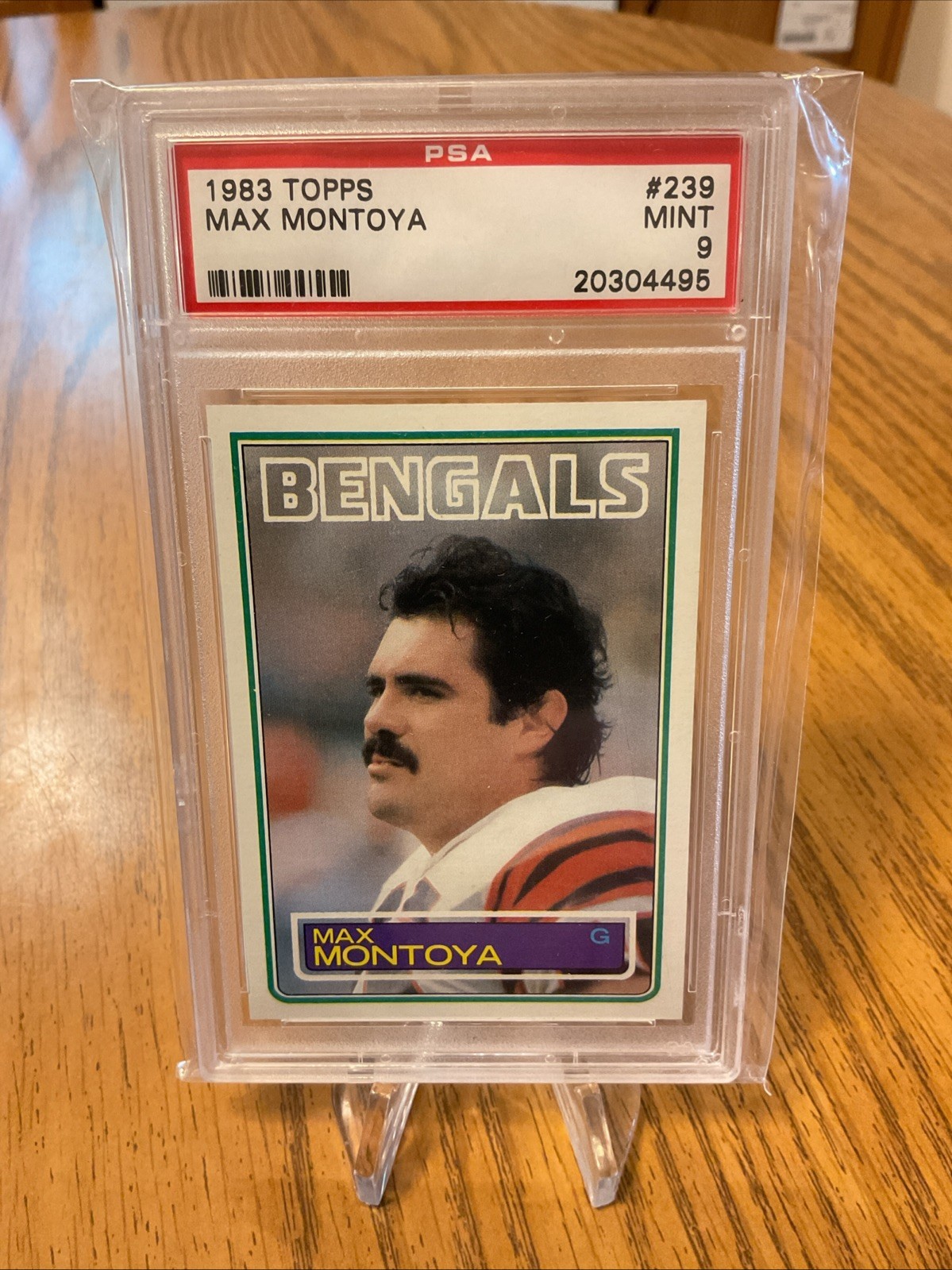 1983 TOPPS #239 MAX MONTOYA RC BENGALS PSA 9 RC ROOKIE CARD