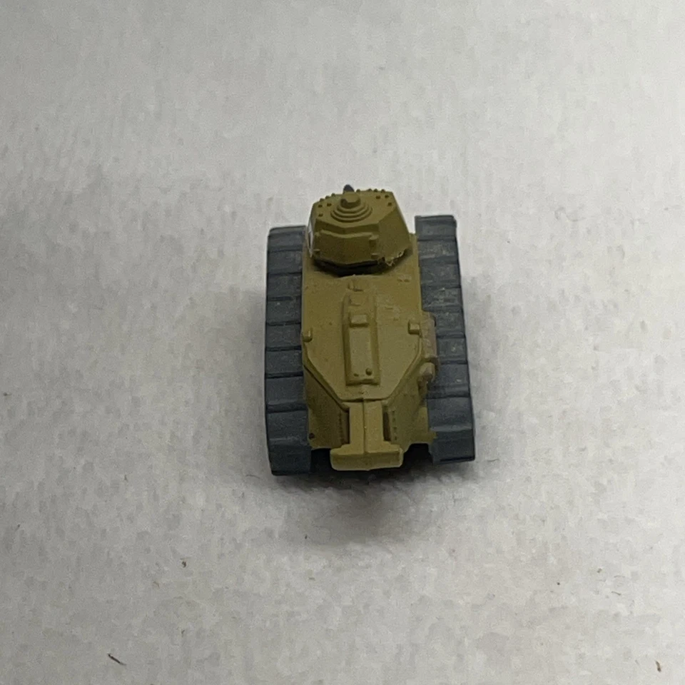 Tarjeta de juego Micro Machines Galoob 1987 Militar Primera Guerra Mundial Renault FT17 Tank Spade Foto 2 de 4