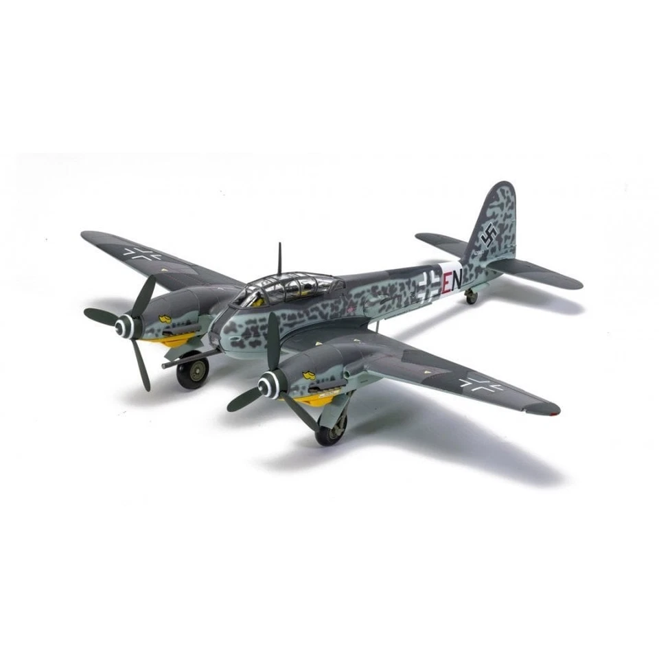 CORGI AA29701 1/72 Me 410A-1 / U4 Lu1ftwaffe 3U+EN Oblt. Friedrich Stehle 1944 - Image 2 of 4