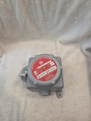 Appleton Electric Company,  GUSC753, 3 POLE, Switch, Explosion Proof, NOS