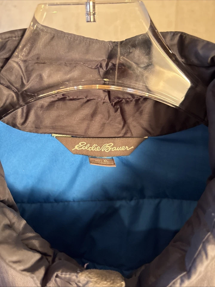 Chaqueta acolchada de plumón de ganso XL Eddie Bauer para hombre First Ascent Stormdown 800 Foto 3 de 4