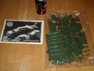 Revell 1 32nd Scale Teracruzer With Mace Missile Model Kit # 8628