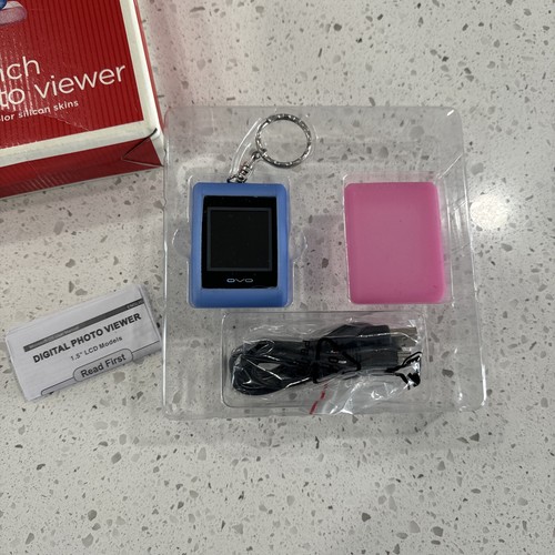 Digital Photo Keychain 1.5” LCD display With Case - Picture 3 of 3