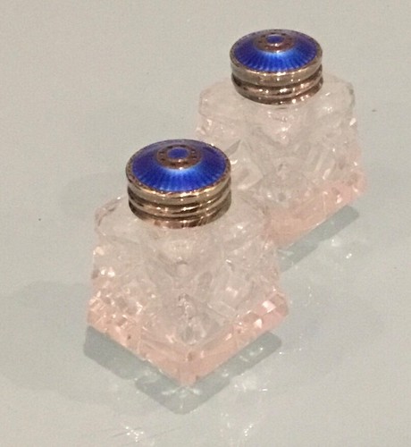 Shaker sale e pepe norvegese con coperchio argento smaltato blu di David Andersen