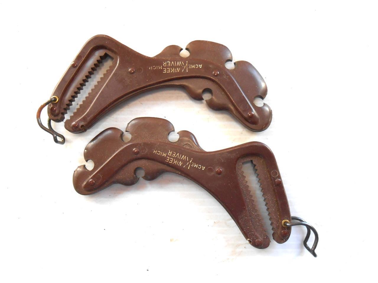 3 VINTAGE USED KWIKEE KWIVERS + 2 LIMB COVERS + FINGER GLOVE FOR