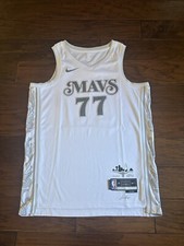 Nike Dallas Mavericks Jersey City Edition Luka Doncic Size 48/L