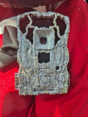 STEALTH CAM STC-XS16 CMO V2 TRAIL CAMERA w/ STRAP & 32GB SD MEMORY CARD - WORKS