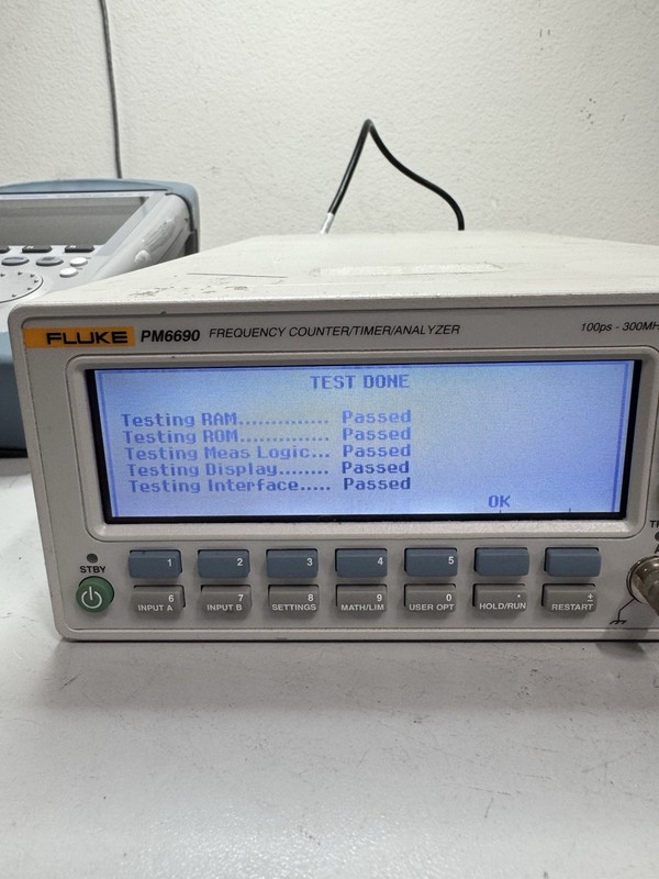 FLUKE PM6690 FREQUENCY COUNTER | TIMER ANALYZER (Passed Self Test)