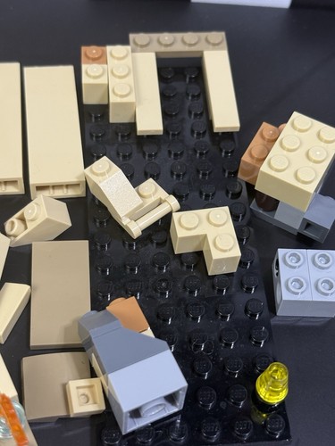 LEGO Replacement Parts - Harry Potter Hogwarts Castle (4757) Incomplete. - Picture 9 of 11